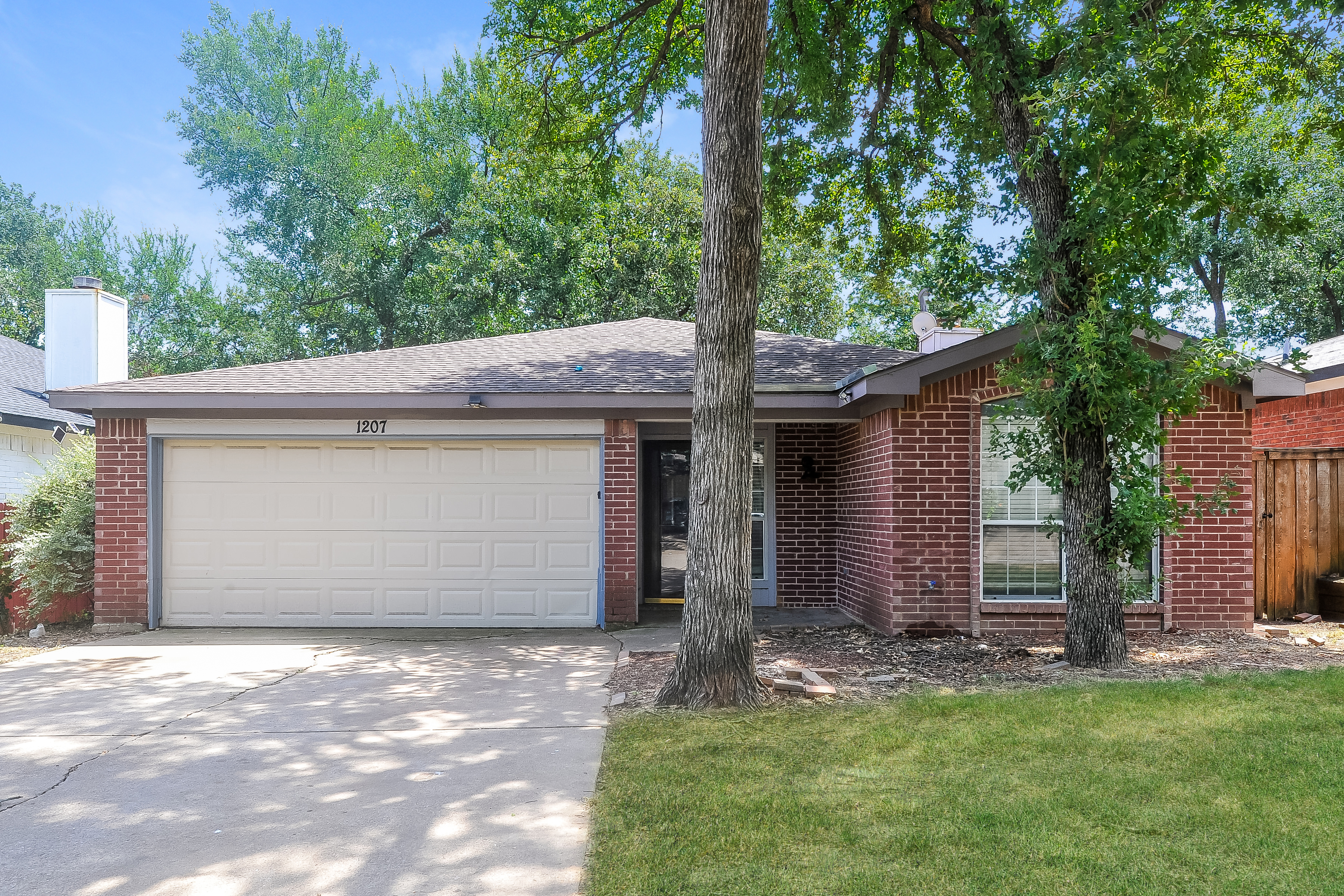 1207 Cardinal Oaks Dr Mansfield, TX 76063